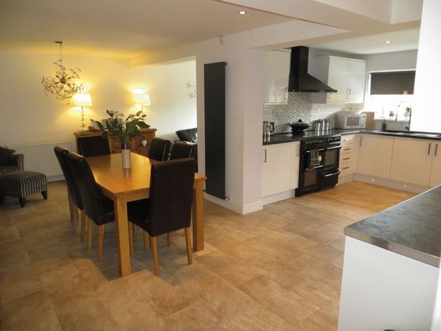  Image of 5 bedroom Detached house for sale in Twentylands Rolleston-on-Dove Burton-on-Trent DE13 at Twentylands Rolleston-On-Dove Burton-On-Trent, DE13 9AJ
