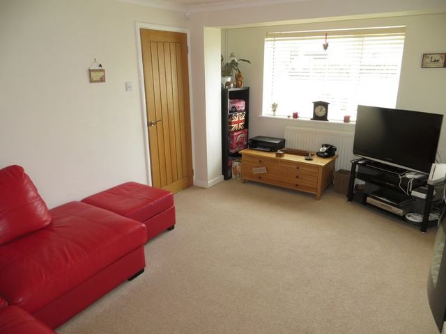  Image of 5 bedroom Detached house for sale in Twentylands Rolleston-on-Dove Burton-on-Trent DE13 at Twentylands Rolleston-On-Dove Burton-On-Trent, DE13 9AJ