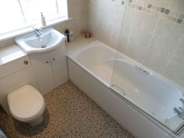  Image of 5 bedroom Detached house for sale in Twentylands Rolleston-on-Dove Burton-on-Trent DE13 at Twentylands Rolleston-On-Dove Burton-On-Trent, DE13 9AJ