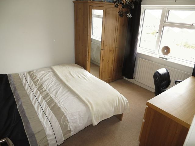  Image of 5 bedroom Detached house for sale in Twentylands Rolleston-on-Dove Burton-on-Trent DE13 at Twentylands Rolleston-On-Dove Burton-On-Trent, DE13 9AJ