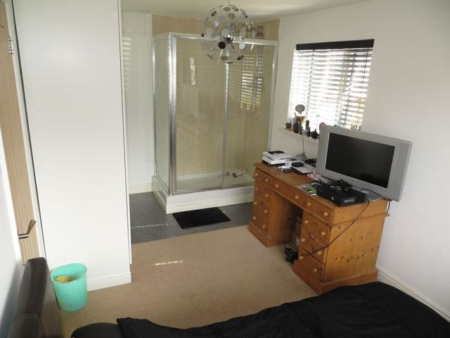  Image of 5 bedroom Detached house for sale in Twentylands Rolleston-on-Dove Burton-on-Trent DE13 at Twentylands Rolleston-On-Dove Burton-On-Trent, DE13 9AJ