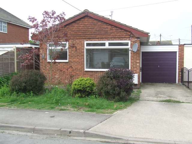  Image of 1 bedroom Bungalow to rent in Van Diemens Pass Canvey Island SS8 at Van Diemens Pass  Canvey Island, SS8 7QD