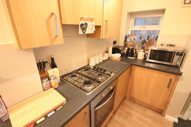  Image of 1 bedroom Flat to rent in Victoria Road Hyde Park Leeds LS6 at Victoria Road Hyde Park Leeds, LS6 1DL