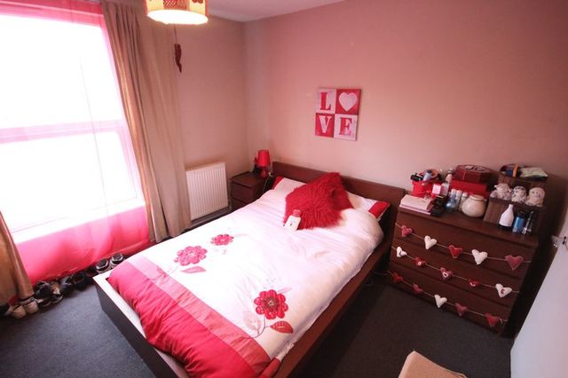  Image of 1 bedroom Flat to rent in Victoria Road Hyde Park Leeds LS6 at Victoria Road Hyde Park Leeds, LS6 1DL