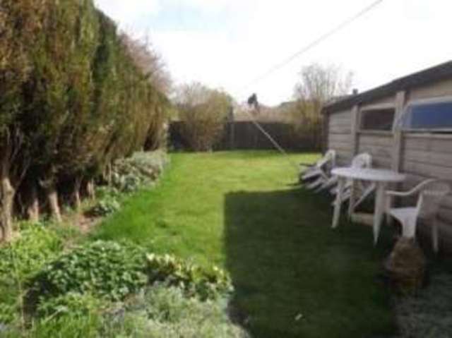  Image of 3 bedroom Semi-Detached house for sale in Walgrave Road Dunstable LU5 at Dunstable Bedfordshire Houghton Regis, LU5 4NX