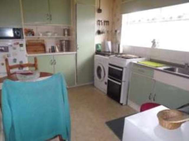  Image of 3 bedroom Semi-Detached house for sale in Walgrave Road Dunstable LU5 at Dunstable Bedfordshire Houghton Regis, LU5 4NX