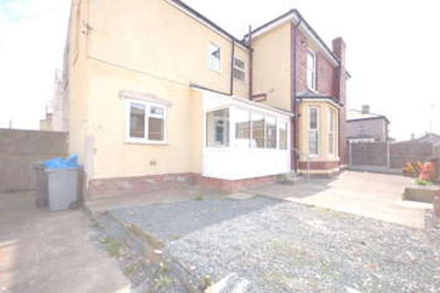  Image of 2 bedroom Flat to rent in Warley Road Blackpool FY1 at Blackpool Lancashire, FY1 2LN