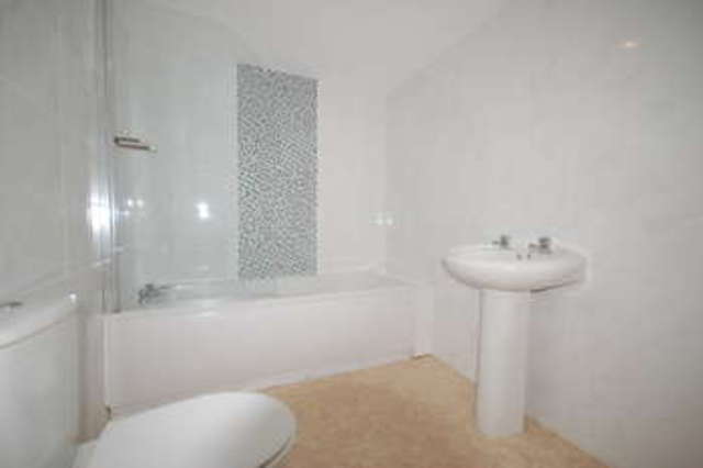  Image of 2 bedroom Flat to rent in Warley Road Blackpool FY1 at Blackpool Lancashire, FY1 2LN