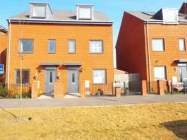  Image of 3 bedroom Town House for sale in Darnel Crescent Waterlooville PO7 at Waterlooville Hampshire Waterlooville, PO7 7UF