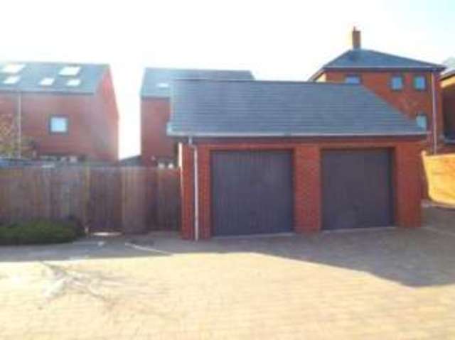  Image of 3 bedroom Town House for sale in Darnel Crescent Waterlooville PO7 at Waterlooville Hampshire Waterlooville, PO7 7UF