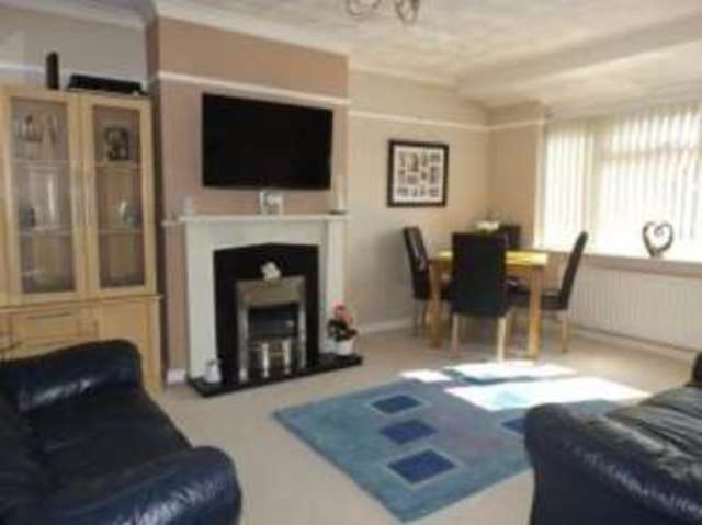  Image of 3 bedroom Bungalow for sale in Linda Grove Cowplain Waterlooville PO8 at Waterlooville Hampshire Cowplain, PO8 8UY