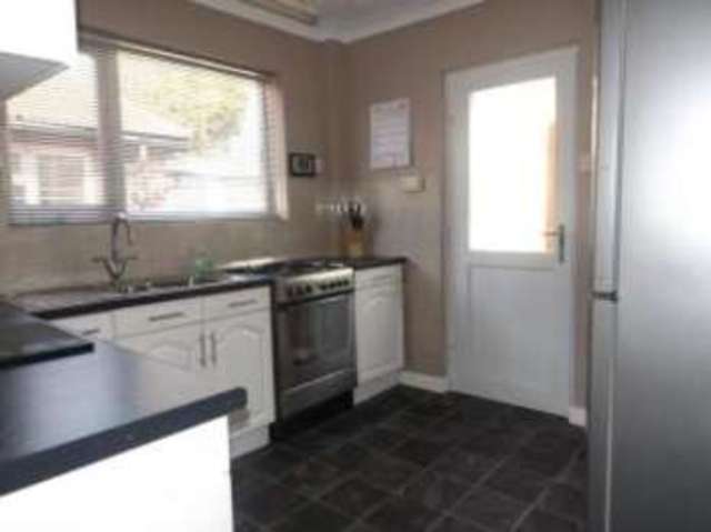  Image of 3 bedroom Bungalow for sale in Linda Grove Cowplain Waterlooville PO8 at Waterlooville Hampshire Cowplain, PO8 8UY