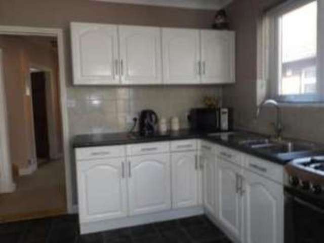  Image of 3 bedroom Bungalow for sale in Linda Grove Cowplain Waterlooville PO8 at Waterlooville Hampshire Cowplain, PO8 8UY
