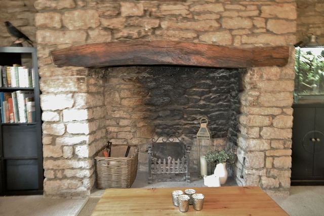  Image of 2 bedroom Cottage for sale in West End Witney OX28 at West End  Witney, OX28 1NF
