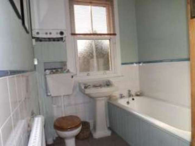  Image of 3 bedroom End of Terrace for sale in Brightwell Avenue Westcliff-on-Sea SS0 at Westcliff-on-Sea Essex Prittlewell, SS0 9EG