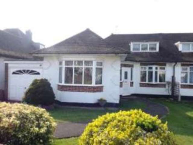  Image of 2 bedroom Bungalow for sale in Westland Drive Brookmans Park Hatfield AL9 at Brookmans Park Hatfield Brookmans Park, AL9 7UG