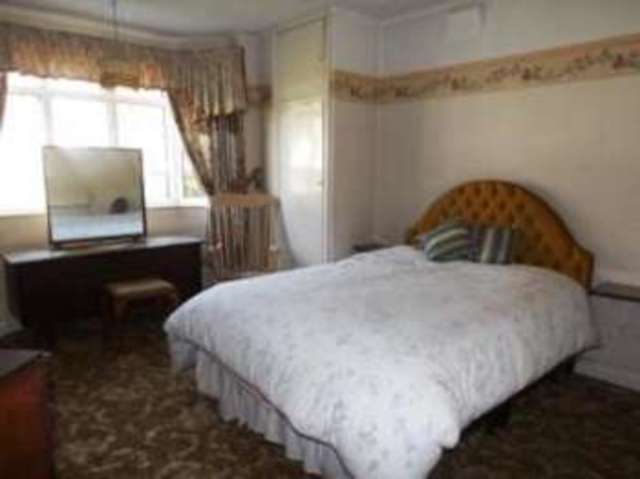  Image of 2 bedroom Bungalow for sale in Westland Drive Brookmans Park Hatfield AL9 at Brookmans Park Hatfield Brookmans Park, AL9 7UG