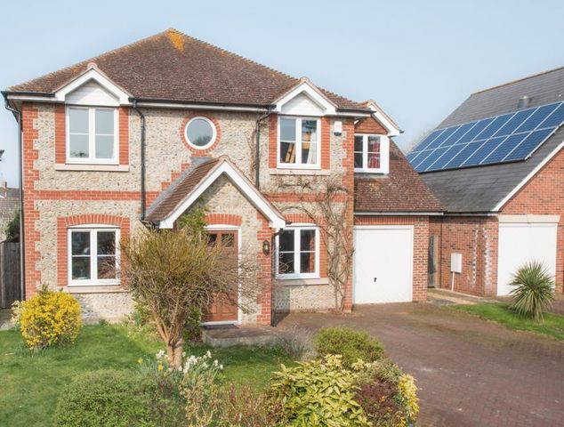  Image of 5 bedroom Detached house for sale in Willowmead Close Runcton Chichester PO20 at Willowmead Close Runcton Chichester, PO20 1NH