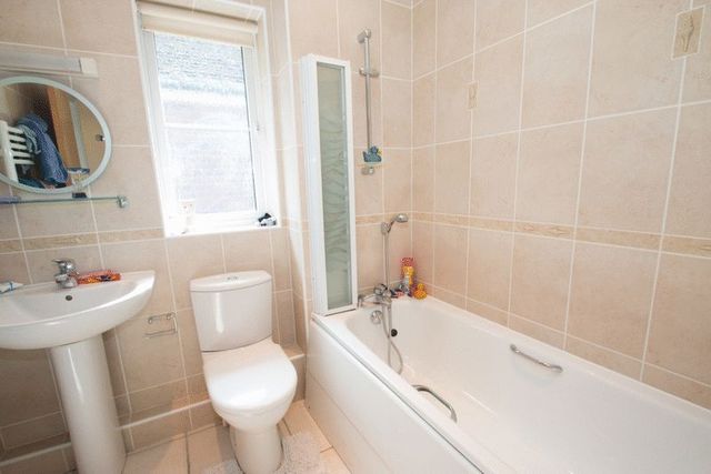  Image of 5 bedroom Detached house for sale in Willowmead Close Runcton Chichester PO20 at Willowmead Close Runcton Chichester, PO20 1NH
