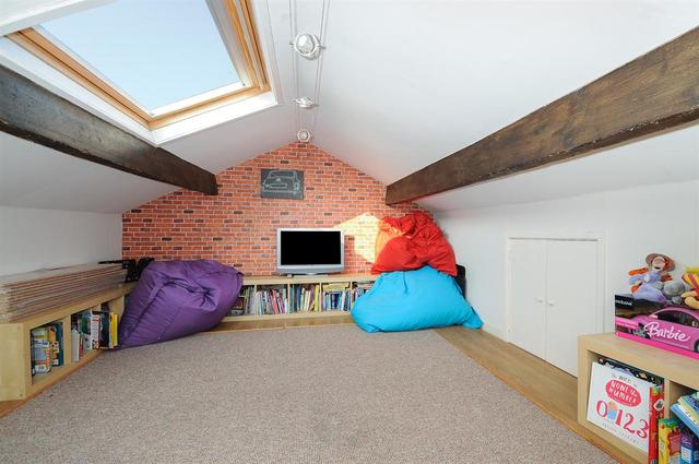  Image of 4 bedroom Terraced house for sale in Windmill Fold Yeadon Leeds LS19 at Yeadon Leeds Yeadon, LS19 7TG
