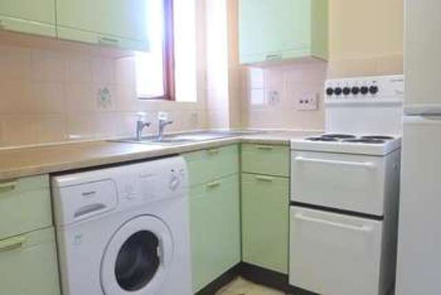  Image of 1 bedroom Flat to rent in Woodcote Road Wallington SM6 at Woodcote Road  Wallington, SM6 0PA