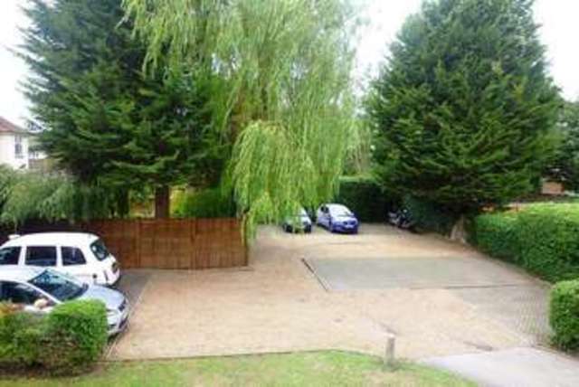  Image of 1 bedroom Flat to rent in Woodcote Road Wallington SM6 at Woodcote Road  Wallington, SM6 0PA