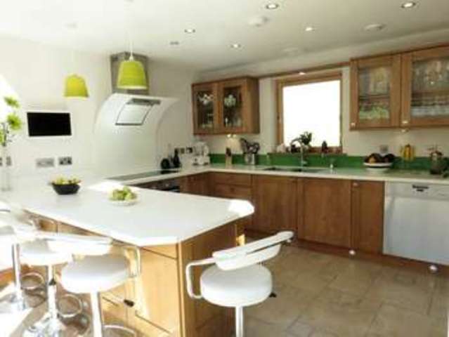  Image of 3 bedroom Detached house for sale in Wintringham Way Purley on Thames Reading RG8 at Purley On Thames  Reading, RG8 8BG