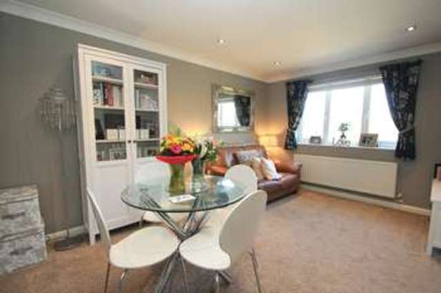  Image of 1 bedroom Flat for sale in Woodfield Road Thames Ditton KT7 at Thames Ditton Surrey, KT7 0EF