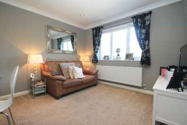 Image of 1 bedroom Flat for sale in Woodfield Road Thames Ditton KT7 at Thames Ditton Surrey, KT7 0EF