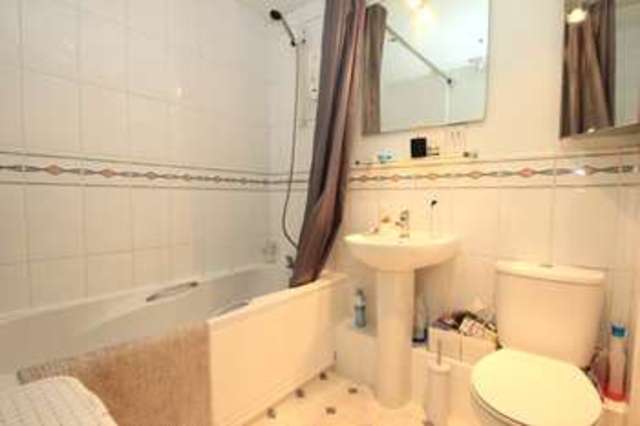  Image of 1 bedroom Flat for sale in Woodfield Road Thames Ditton KT7 at Thames Ditton Surrey, KT7 0EF