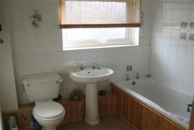  Image of 2 bedroom Flat to rent in Woodland Park Colwyn Bay LL29 at Colwyn Bay, LL29 7DS