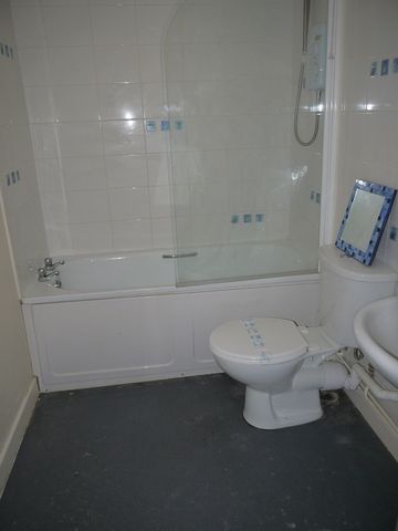  Image of 1 bedroom Flat to rent in Woodley Road Southampton SO19 at Woodley Road  Southampton, SO19 9DW