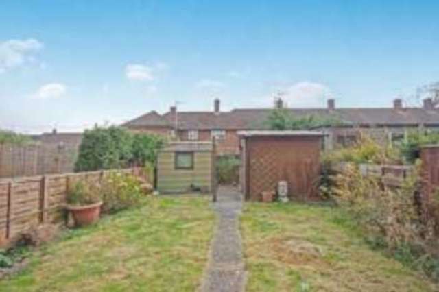 Image of 2 bedroom Detached house for sale in Worsted Green Merstham Redhill RH1 at Merstham Redhill Nutfield, RH1 3PW