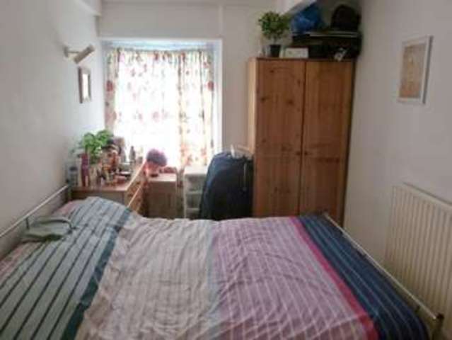  Image of 1 bedroom Flat for sale in Wyndham Square Plymouth PL1 at Stonehouse Plymouth Devon, PL1 5EF