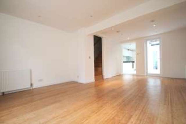  Image of 3 bedroom Detached house to rent in Wynford Road London N1 at Kings Cross N1 London, N1 9SN