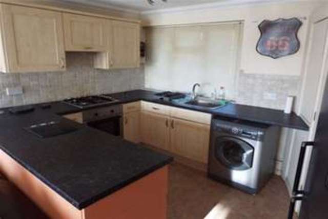  Image of 1 bedroom Flat to rent in Yew Tree Gardens Romford RM7 at Romford, RM7 9RA