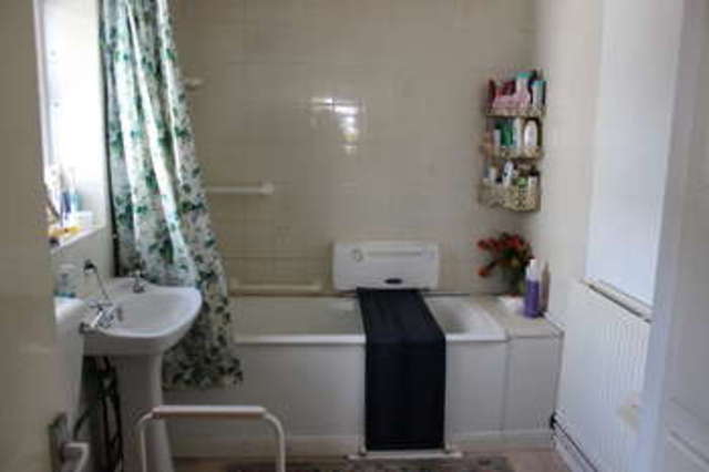  Image of 3 bedroom Cottage for sale in York Road Barlby Selby YO8 at Barlby Selby Barlby, YO8 5JH