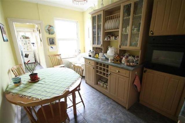  Image of 1 bedroom Flat for sale in York Road Worthing BN11 at Worthing, BN11 3EN