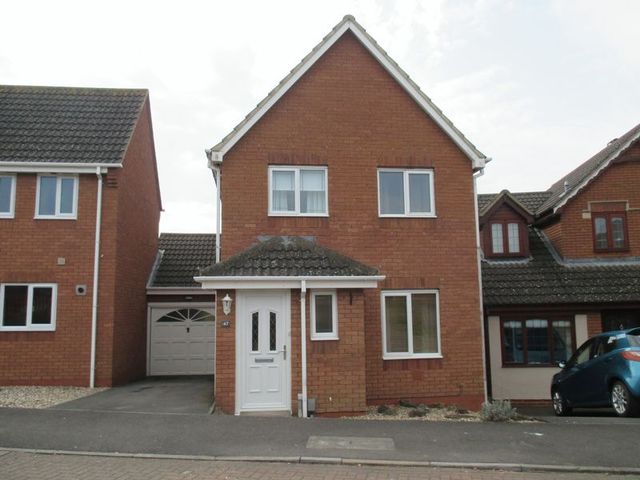  Image of 3 bedroom Detached house to rent in Thornhill Drive Blunsdon Swindon SN25 at Thornhill Drive St Andrews Ridge Swindon, SN25 4GG