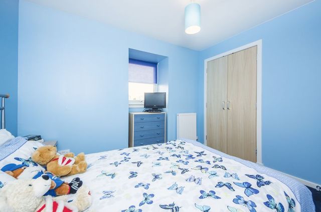  Image of 5 bedroom Terraced house for sale in Gracemount Drive Edinburgh EH16 at Gracemount Drive Gracemount Edinburgh, EH16 6RQ