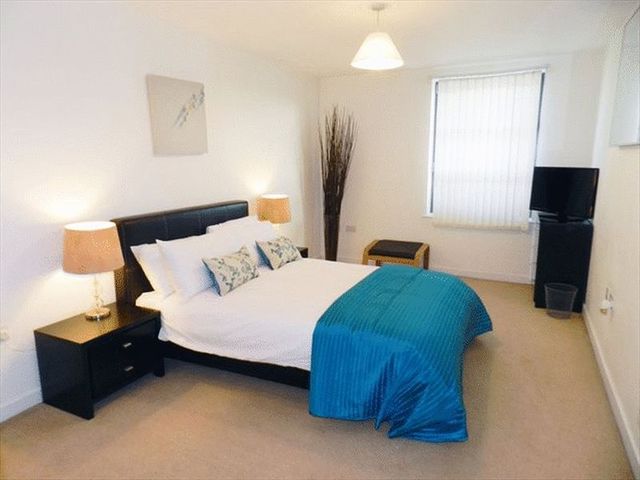  Image of 1 bedroom Flat to rent in Commercial Road London E14 at Commercial Road  London, E14 7JR