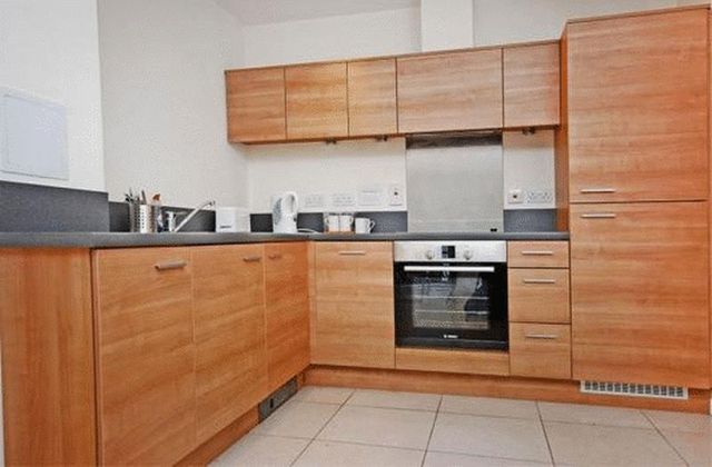  Image of 1 bedroom Flat to rent in Commercial Road London E14 at Commercial Road  London, E14 7JR