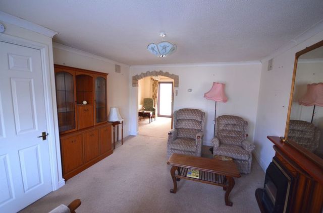  Image of 3 bedroom Terraced house for sale in Birchwood Carterton OX18 at Birchwood  Carterton, OX18 3JT