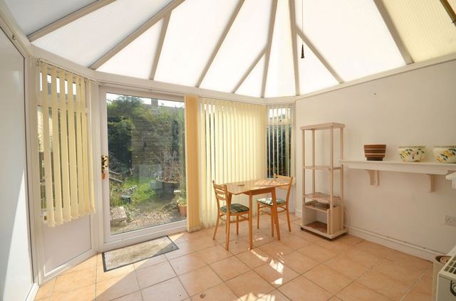  Image of 3 bedroom Terraced house for sale in Birchwood Carterton OX18 at Birchwood  Carterton, OX18 3JT