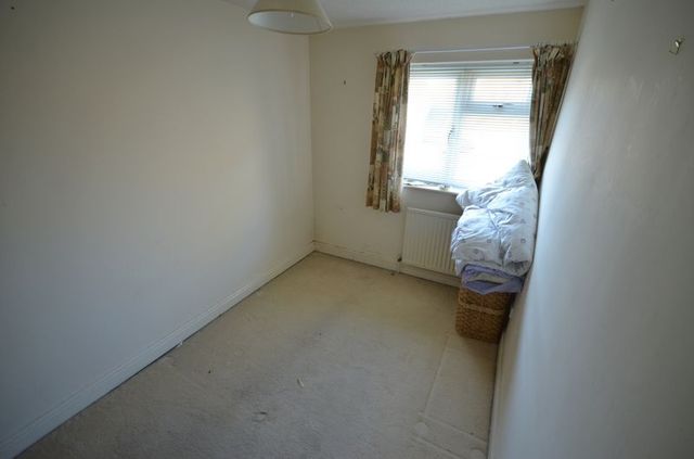  Image of 3 bedroom Terraced house for sale in Birchwood Carterton OX18 at Birchwood  Carterton, OX18 3JT