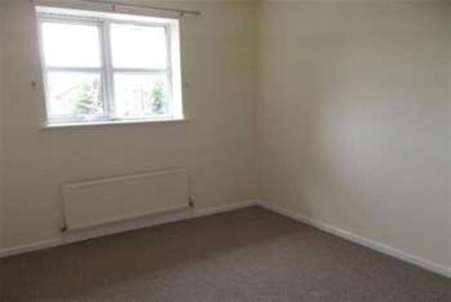  Image of 3 bedroom Semi-Detached house to rent in Abbeyfields Wigan WN6 at Wigan, WN6 7NZ