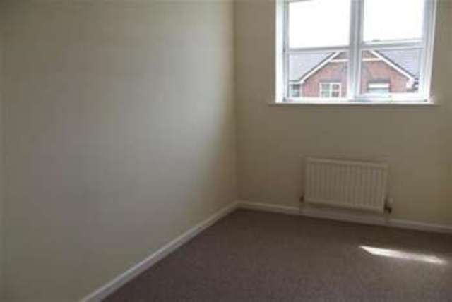 Image of 3 bedroom Semi-Detached house to rent in Abbeyfields Wigan WN6 at Wigan, WN6 7NZ