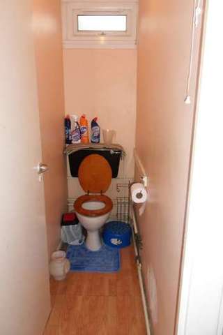  Image of 2 bedroom Flat for sale in Acacia Road London N22 at London, N22 5SB
