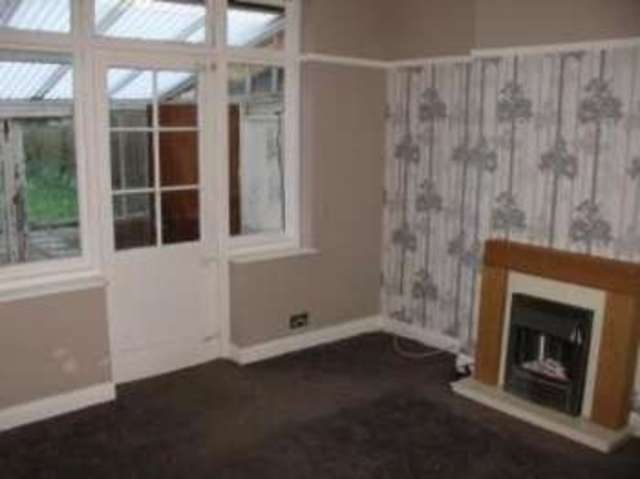  Image of 2 bedroom Bungalow for sale in Aldersley Avenue Tettenhall Wolverhampton WV6 at Wolverhampton West Midlands Tettenhall, WV6 9HY