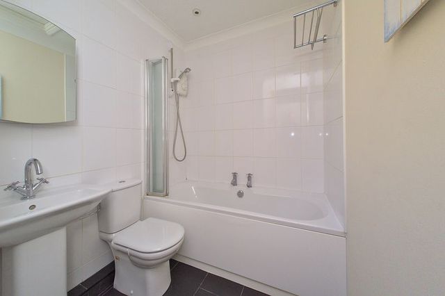  Image of 1 bedroom Flat for sale in Aldwick Road Aldwick Bognor Regis PO21 at Aldwick Road  Bognor Regis, PO21 2PA